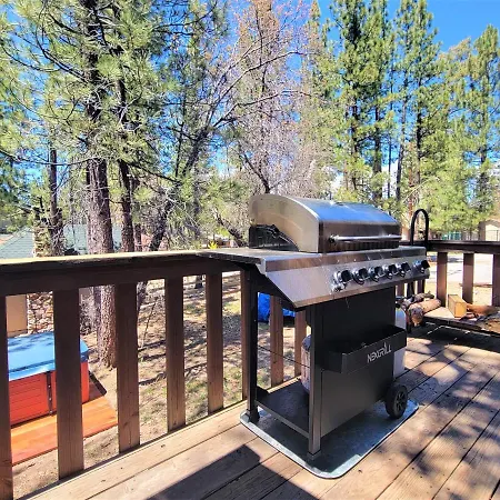 Four Seasons Getaway-Private Hot Spa With Pine Tree Views-Walk To Village And Pineknot Trailhead-Plus King Bed! Lac Big Bear Extérieur photo