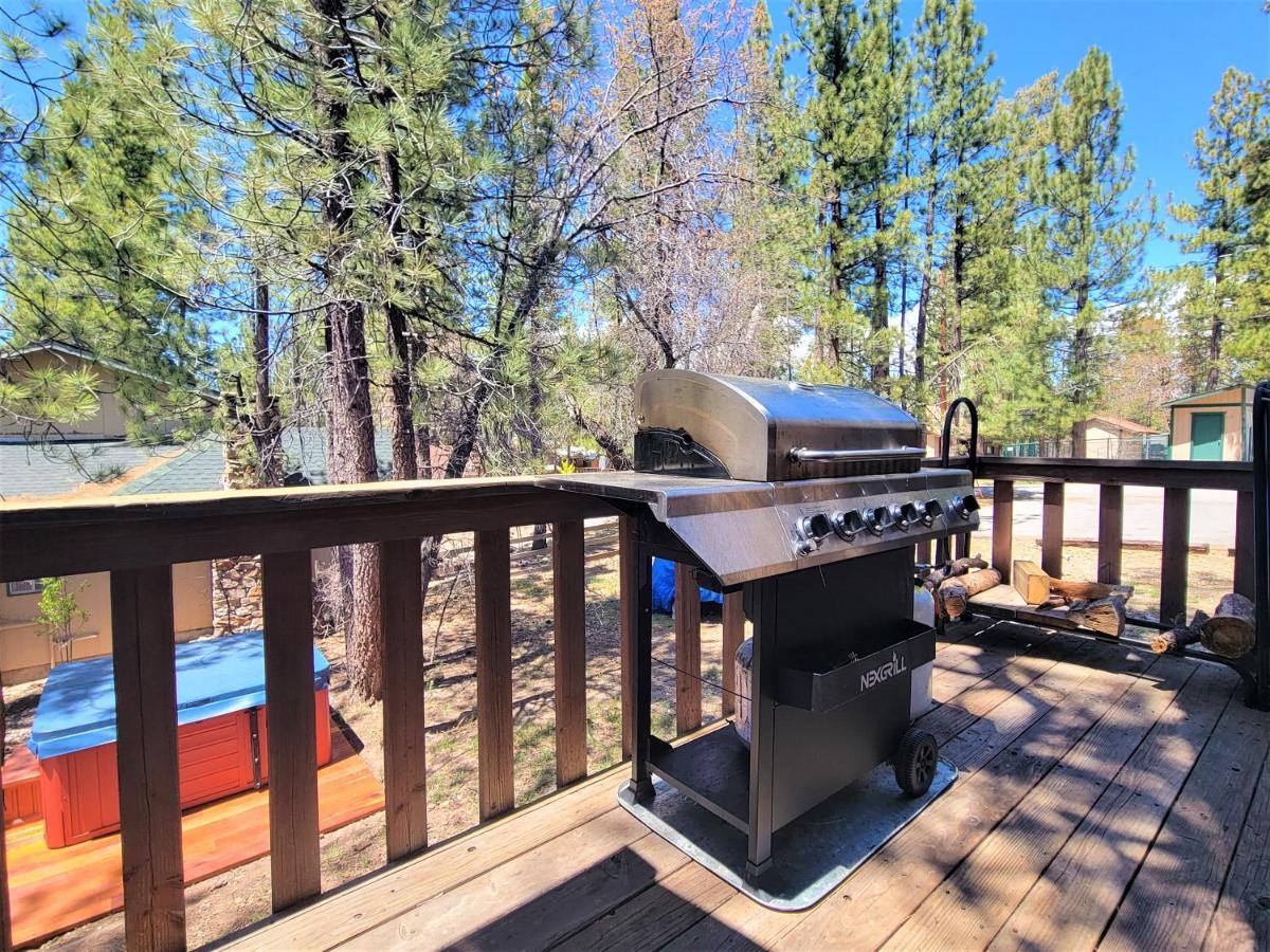 Four Seasons Getaway-Private Hot Spa With Pine Tree Views-Walk To Village And Pineknot Trailhead-Plus King Bed! * Lac Big Bear