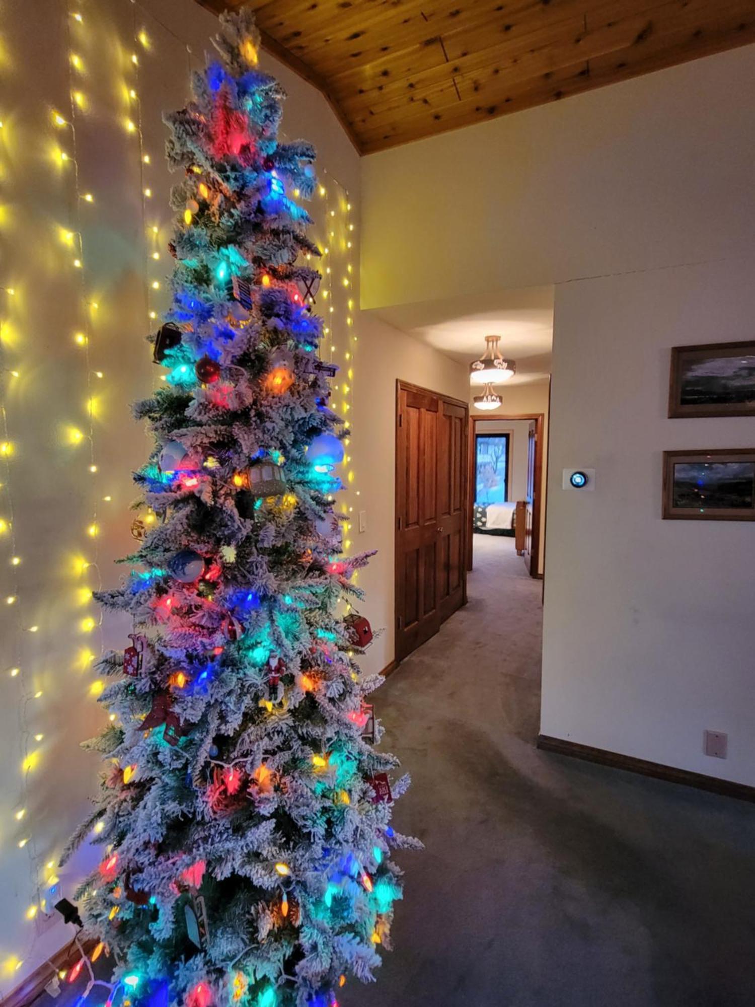Four Seasons Getaway-Private Hot Spa With Pine Tree Views-Walk To Village And Pineknot Trailhead-Plus King Bed! Lac Big Bear