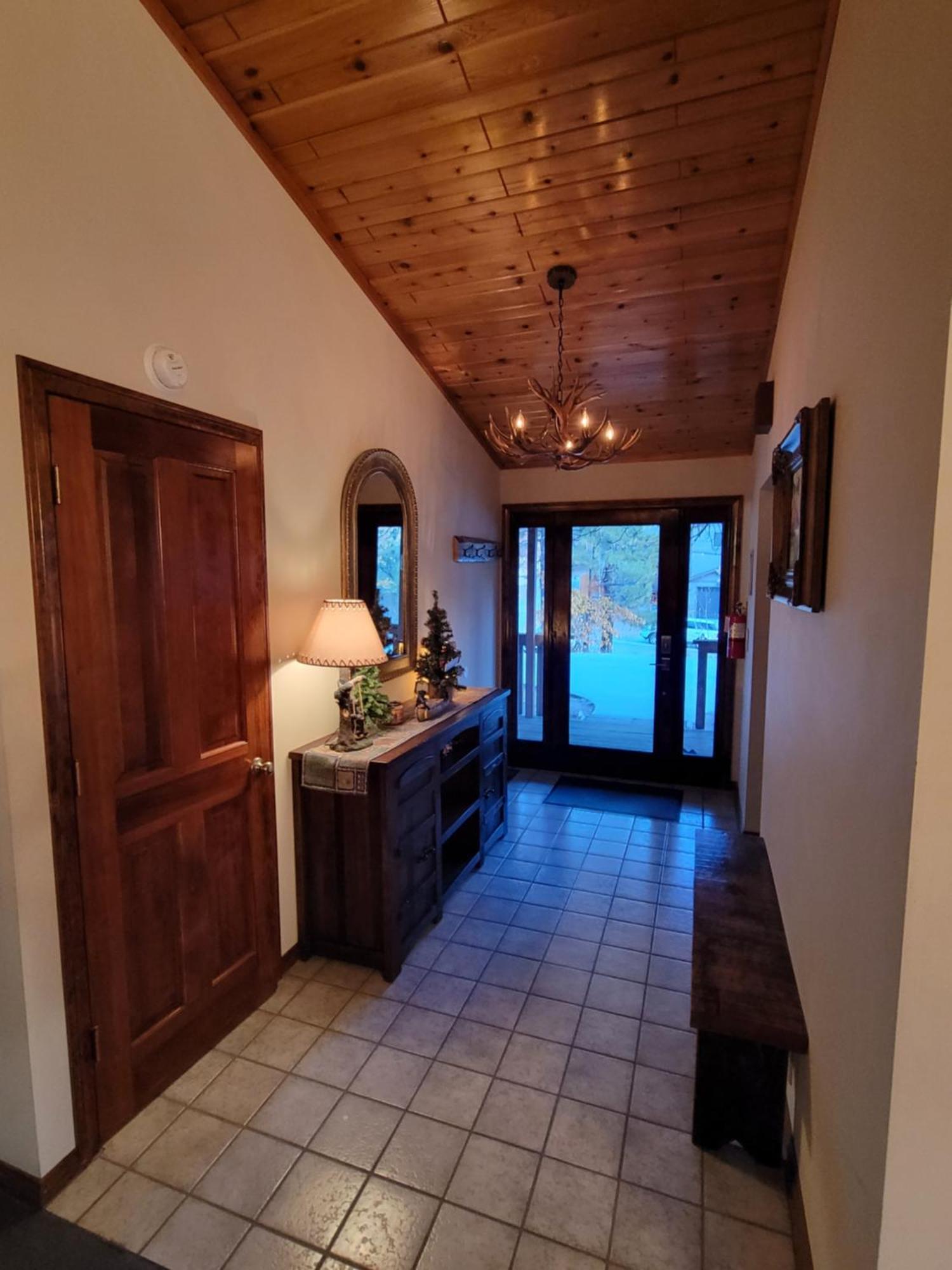 Four Seasons Getaway-Private Hot Spa With Pine Tree Views-Walk To Village And Pineknot Trailhead-Plus King Bed! *