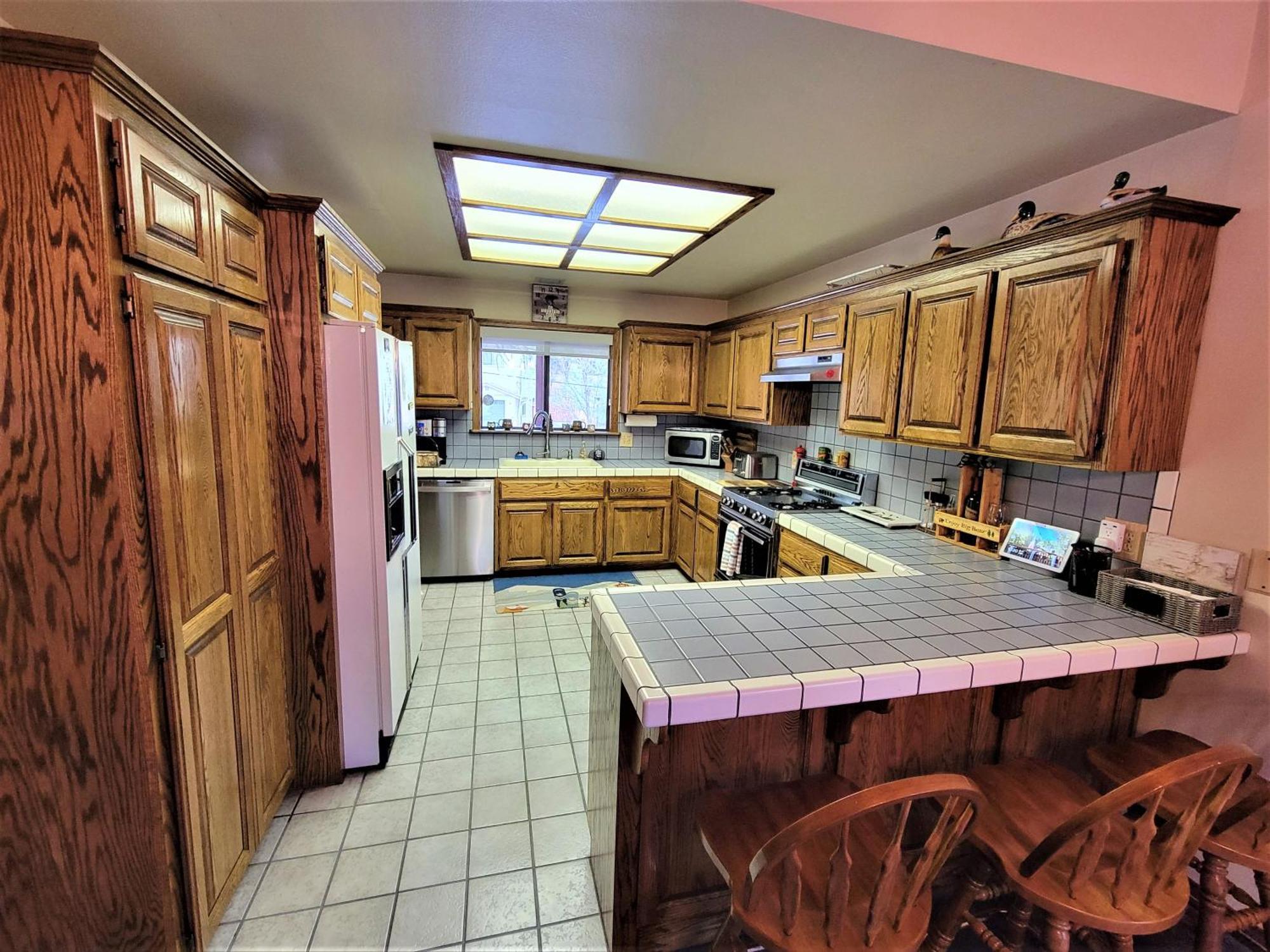 Four Seasons Getaway-Private Hot Spa With Pine Tree Views-Walk To Village And Pineknot Trailhead-Plus King Bed! Hébergement de vacances Lac Big Bear
